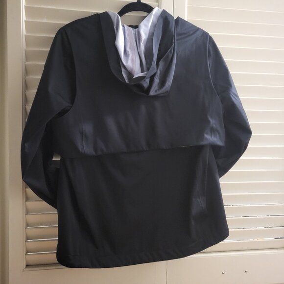 Nike Big East 2 in 1 Lightweight Running Jacket Medium with Detachable Hood - Picture 2 of 6